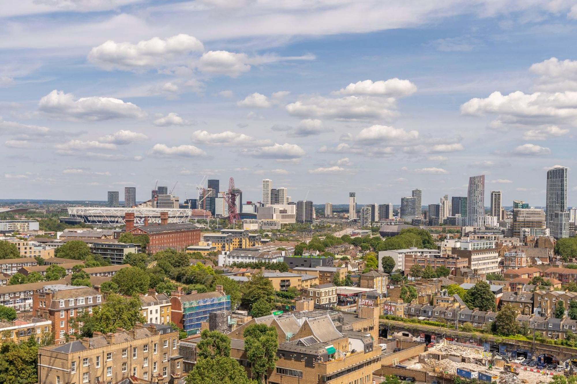 City View Apartments - Bow Лондон Екстериор снимка