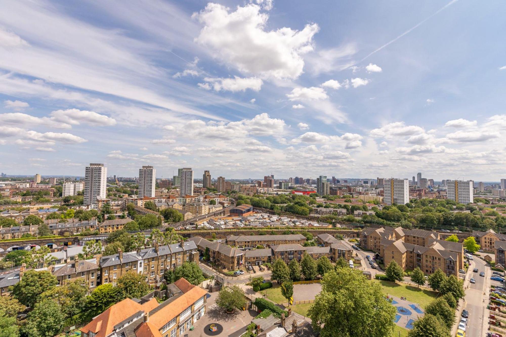 City View Apartments - Bow Лондон Екстериор снимка