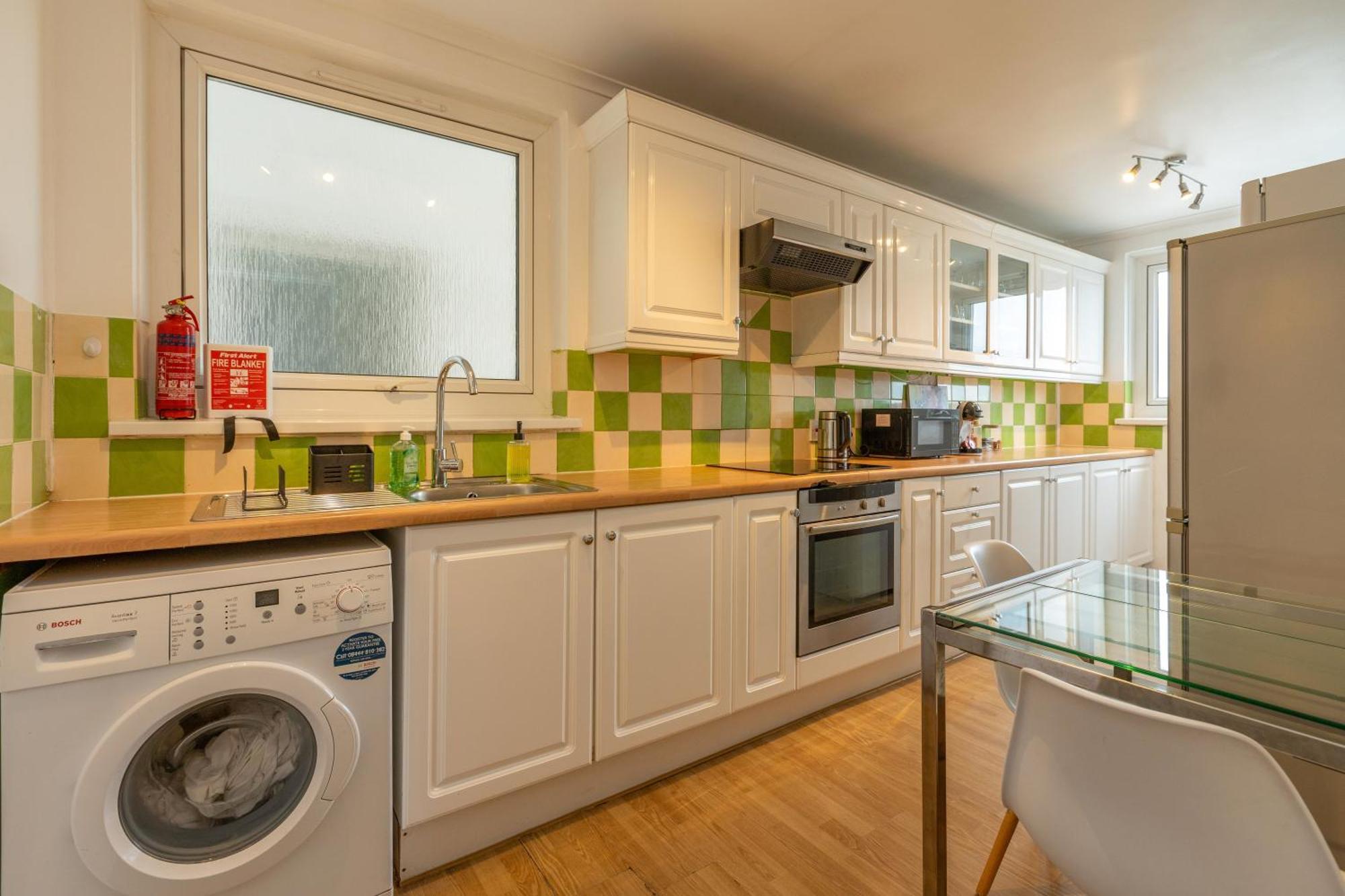 City View Apartments - Bow Лондон Екстериор снимка