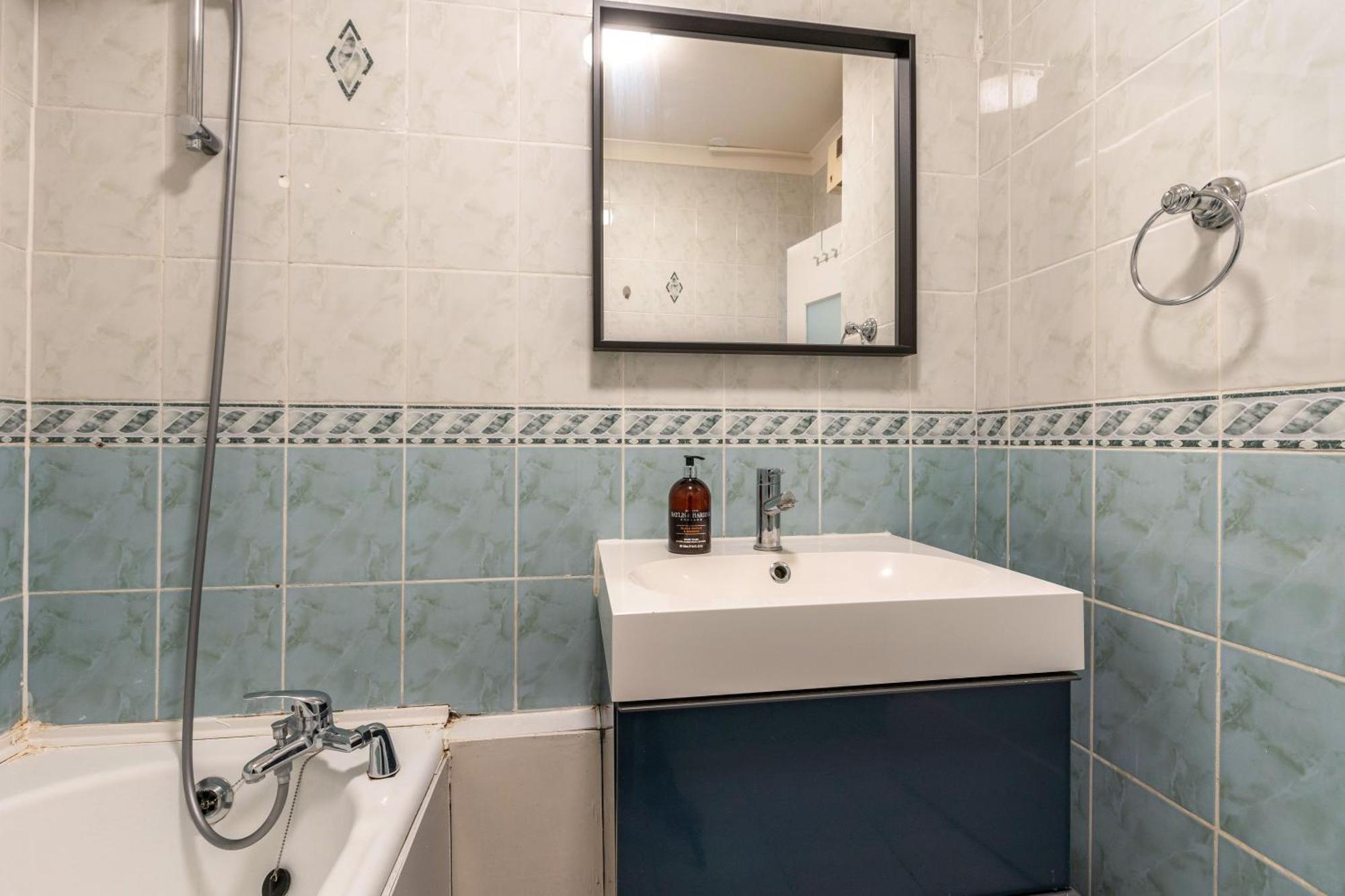 City View Apartments - Bow Лондон Екстериор снимка